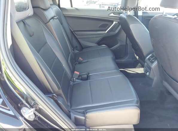 3VV2B7AX8LM053703 2020 VOLKSWAGEN TIGUAN Black VIN կոդի պիտակի տեսք