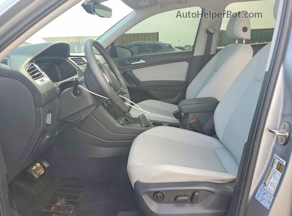 3VV2B7AX8MM003191 2021 VOLKSWAGEN TIGUAN Silver Вид салону спереду