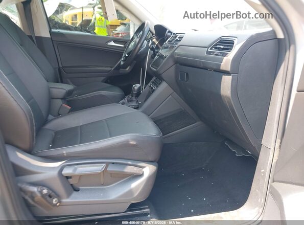 3VV2B7AX8MM008780 2021 VOLKSWAGEN TIGUAN Серебряный Вид салона спереди