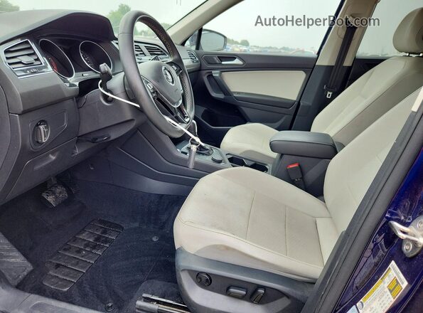 3VV2B7AX8MM078067 2021 VOLKSWAGEN TIGUAN Blue Widok wnętrza z przodu