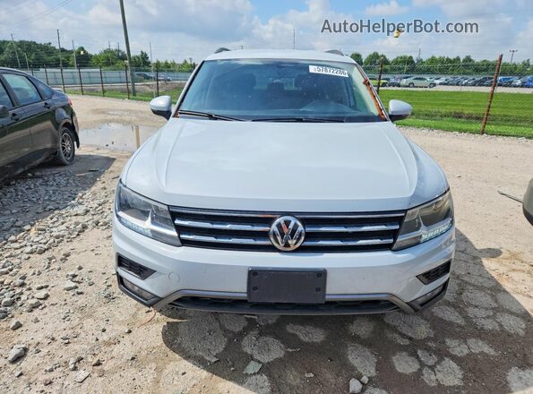 3VV2B7AX9JM033084 2018 VOLKSWAGEN TIGUAN Silver Widok z przodu