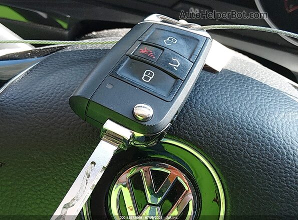 3VV2B7AX9KM169684 2019 VOLKSWAGEN TIGUAN White Вид панелі приладів