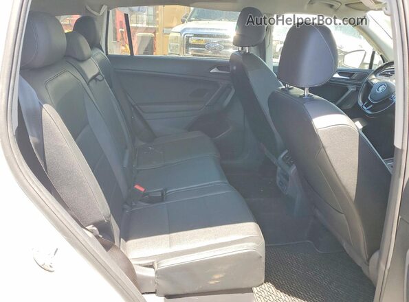 3VV2B7AX9KM200366 2019 VOLKSWAGEN TIGUAN White Vista interior trasera