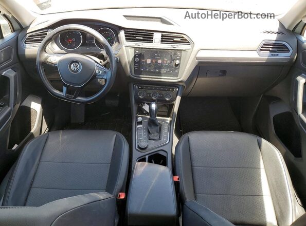 3VV2B7AX9KM200366 2019 VOLKSWAGEN TIGUAN White Vista del salpicadero