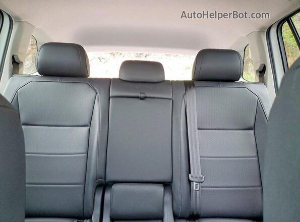 3VV2B7AX9LM030446 2020 VOLKSWAGEN TIGUAN White Вид задніх сидінь