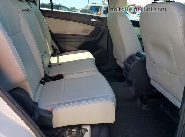 3VV2B7AX9MM020999 2021 VOLKSWAGEN TIGUAN White Вид задньої частини салону