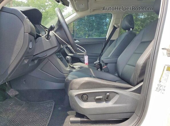 3VV2B7AX9MM083827 2021 VOLKSWAGEN TIGUAN White წინა სალონის ხედი