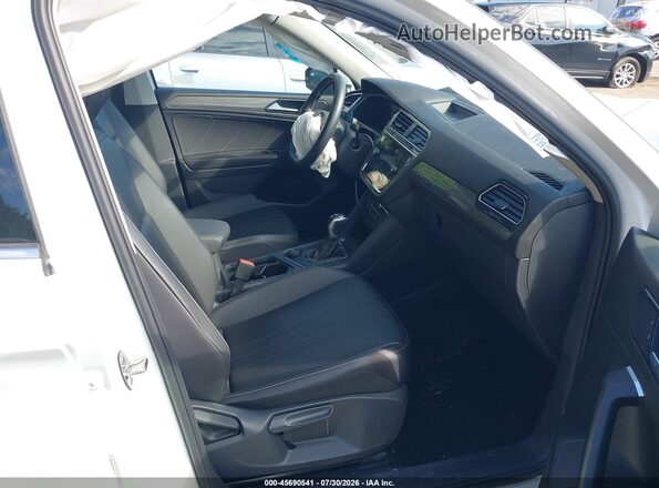 3VV2B7AX9RM112766 2024 VOLKSWAGEN TIGUAN White Вид салону спереду