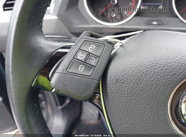 3VV2B7AXXJM084500 2018 VOLKSWAGEN TIGUAN Gray წინა პანელის ხედი
