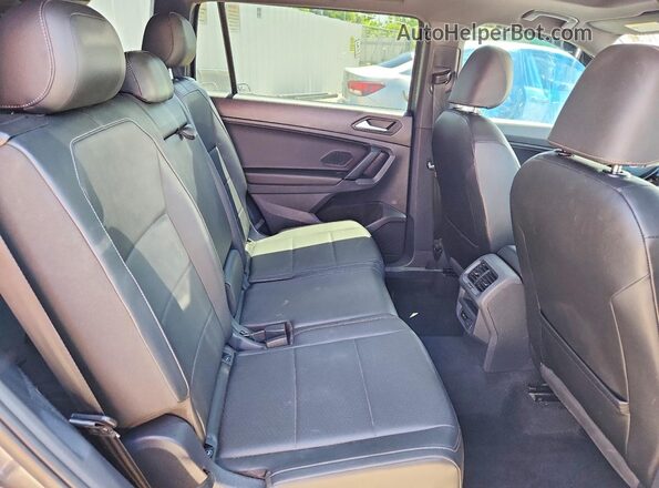 3VV2B7AXXKM010284 2019 VOLKSWAGEN TIGUAN Серый Вид задней части салона