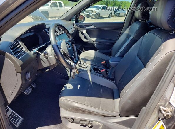 3VV2B7AXXKM010284 2019 VOLKSWAGEN TIGUAN Серый Вид салона спереди