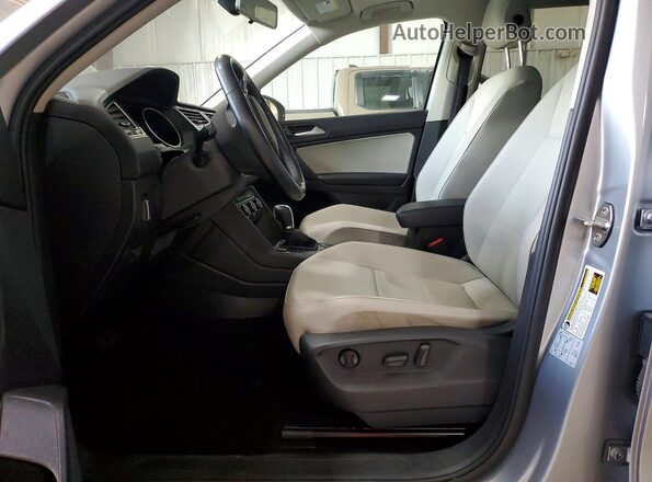 3VV2B7AXXKM074454 2019 VOLKSWAGEN TIGUAN Silver Вид салону спереду