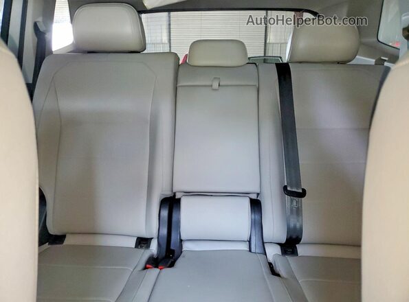 3VV2B7AXXKM074454 2019 VOLKSWAGEN TIGUAN Silver Вид задніх сидінь
