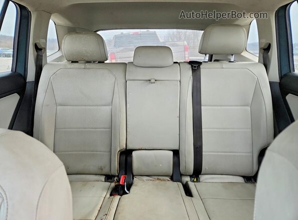 3VV2B7AXXKM196330 2019 VOLKSWAGEN TIGUAN Teal უკანა სავარძლების ხედი