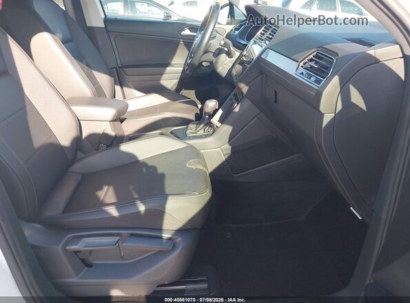 3VV3B7AX0KM072619 2019 VOLKSWAGEN TIGUAN White Вид салону спереду