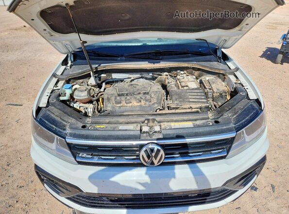 3VV3B7AX0MM025982 2021 VOLKSWAGEN TIGUAN White Vista del compartimento del motor
