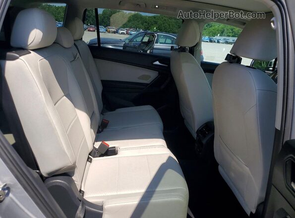 3VV3B7AX0MM031250 2021 VOLKSWAGEN TIGUAN Silver Вид задньої частини салону