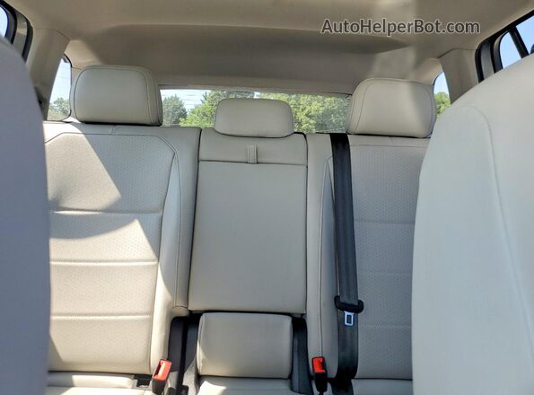 3VV3B7AX0MM031250 2021 VOLKSWAGEN TIGUAN Silver Вид задніх сидінь
