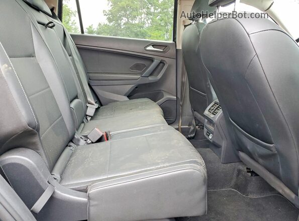 3VV3B7AX1KM060690 2019 VOLKSWAGEN TIGUAN Teal Вид задньої частини салону
