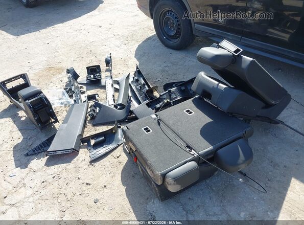 3VV3B7AX1KM099795 2019 VOLKSWAGEN TIGUAN Gray ხელსაწყოთა პანელის ხედი