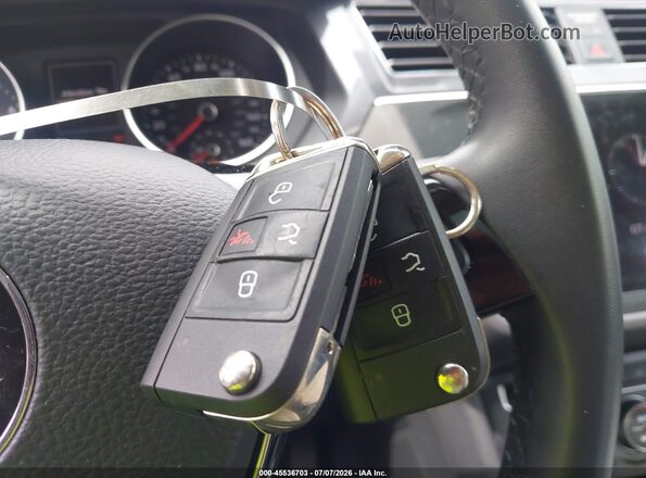 3VV3B7AX1LM016061 2020 VOLKSWAGEN TIGUAN White Vista del salpicadero