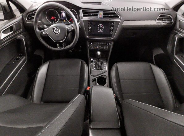 3VV3B7AX1MM013274 2021 VOLKSWAGEN TIGUAN Silver Вид панелі приладів