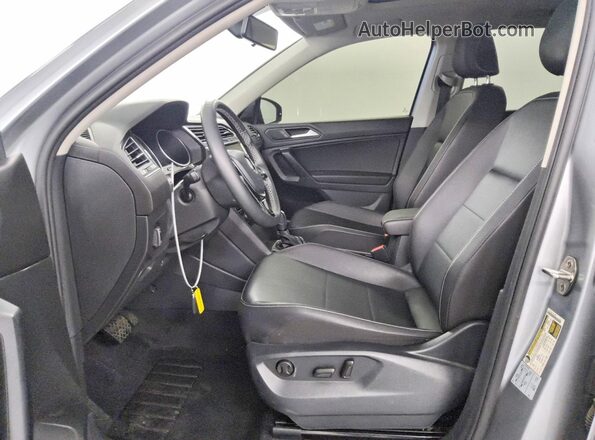 3VV3B7AX1MM013274 2021 VOLKSWAGEN TIGUAN Silver Вид салону спереду