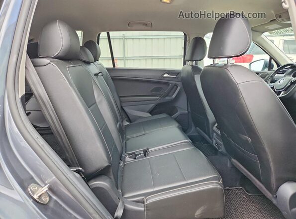 3VV3B7AX1MM071370 2021 VOLKSWAGEN TIGUAN Gray Vista interior trasera