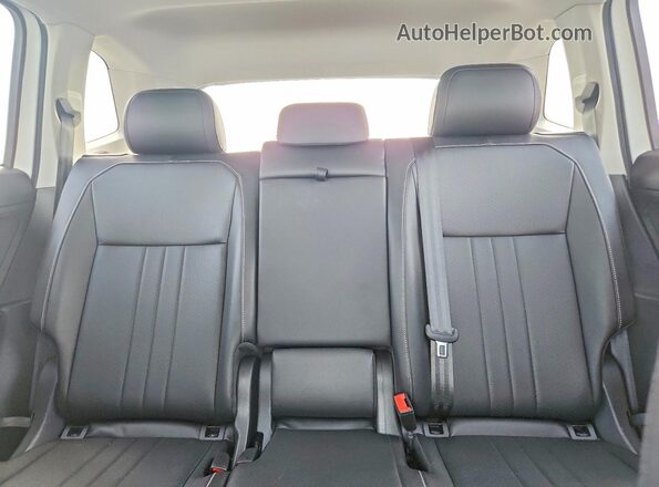 3VV3B7AX1NM037379 2022 VOLKSWAGEN TIGUAN White უკანა სავარძლების ხედი