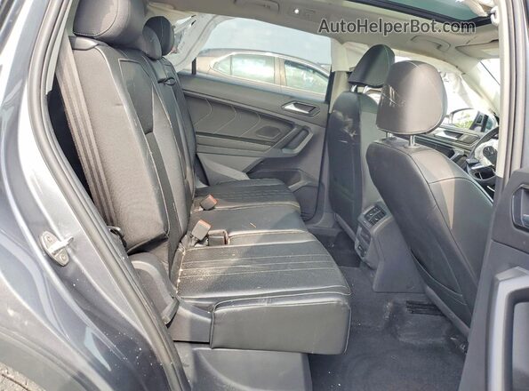 3VV3B7AX1NM060662 2022 VOLKSWAGEN TIGUAN Серый Вид задней части салона