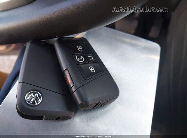 3VV3B7AX1NM090115 2022 VOLKSWAGEN TIGUAN Blue Vista del salpicadero