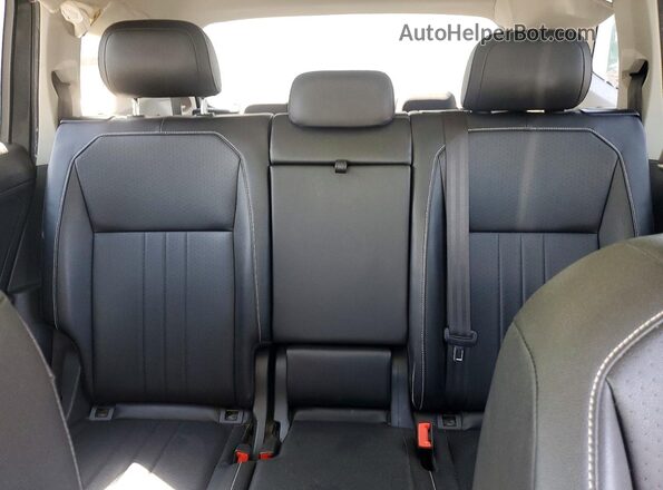 3VV3B7AX1NM152189 2022 VOLKSWAGEN TIGUAN Gray Widok tylnych siedzeń