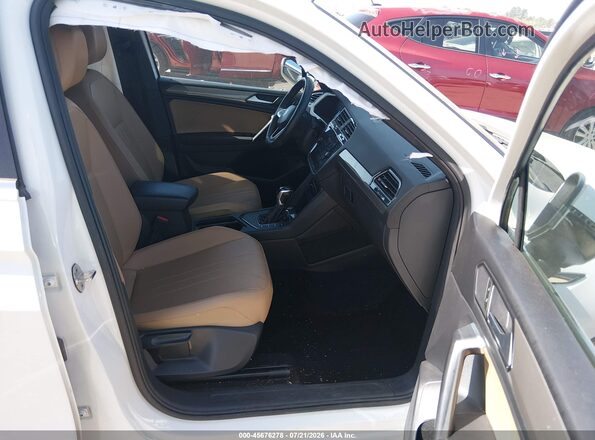 3VV3B7AX1NM169073 2022 VOLKSWAGEN TIGUAN Белый Вид салона спереди
