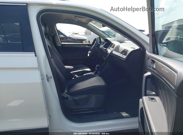 3VV3B7AX1PM040849 2023 VOLKSWAGEN TIGUAN White წინა სალონის ხედი