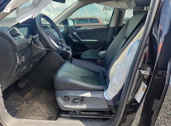 3VV3B7AX1PM117817 2023 VOLKSWAGEN TIGUAN Black Вид салону спереду
