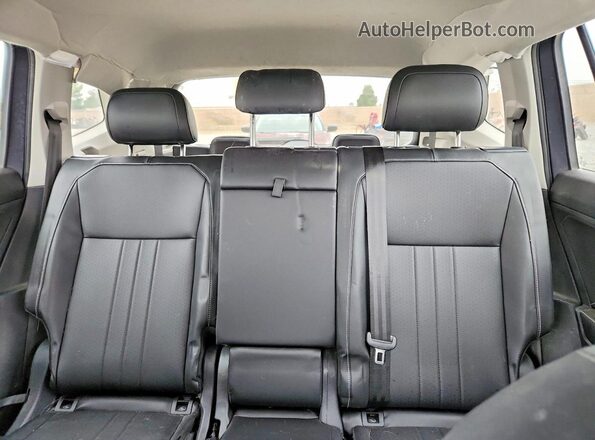3VV3B7AX1RM061882 2024 VOLKSWAGEN TIGUAN Gray Vista de los asientos traseros