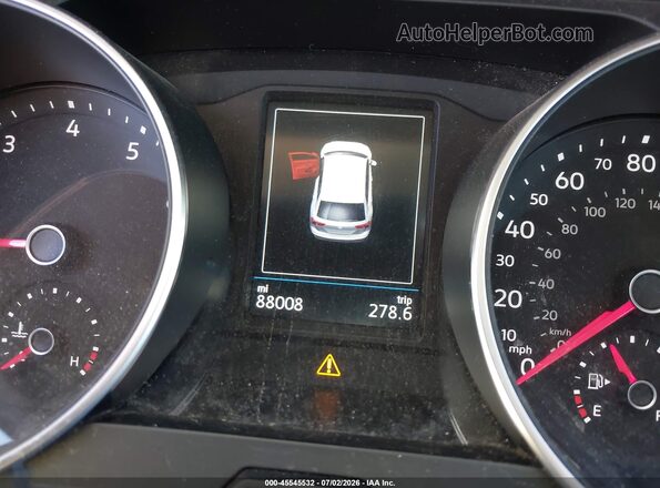 3VV3B7AX2JM024974 2018 VOLKSWAGEN TIGUAN Green 