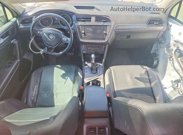 3VV3B7AX2JM061054 2018 VOLKSWAGEN TIGUAN White Вид панелі приладів