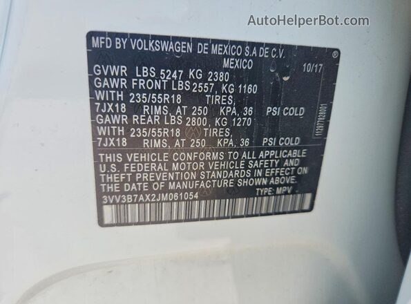 3VV3B7AX2JM061054 2018 VOLKSWAGEN TIGUAN White Вид підкапотного простору