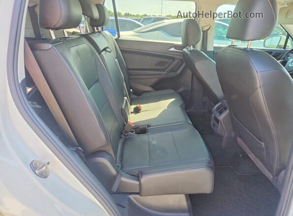 3VV3B7AX2JM061054 2018 VOLKSWAGEN TIGUAN White Вид задніх сидінь