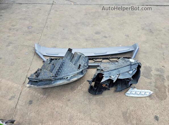 3VV3B7AX2JM074421 2018 VOLKSWAGEN TIGUAN White VIN კოდის სტიკერის ხედი