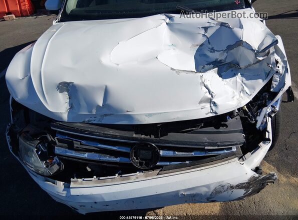 3VV3B7AX2JM156827 2018 VOLKSWAGEN TIGUAN White Դիմացի տեսք