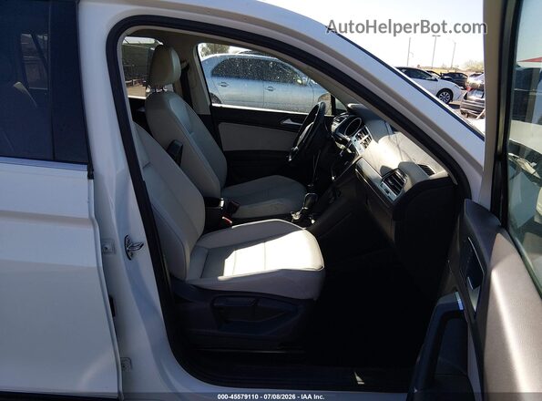 3VV3B7AX2JM156827 2018 VOLKSWAGEN TIGUAN White Սալոնի դիմացի տեսք