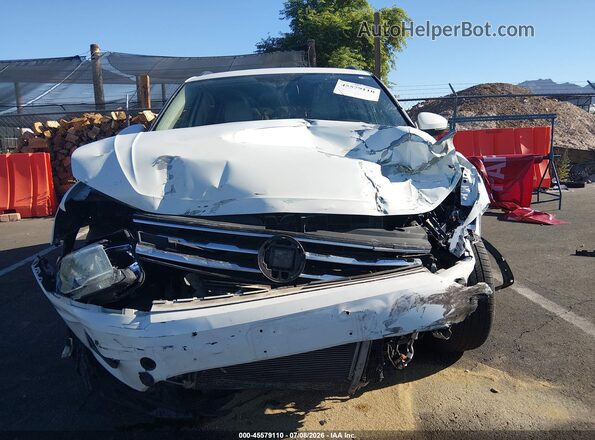 3VV3B7AX2JM156827 2018 VOLKSWAGEN TIGUAN White Առջևի վահանակի տեսք