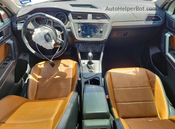 3VV3B7AX2JM161851 2018 VOLKSWAGEN TIGUAN White Vista del salpicadero