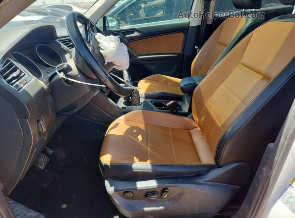 3VV3B7AX2JM161851 2018 VOLKSWAGEN TIGUAN White Vista interior delantera