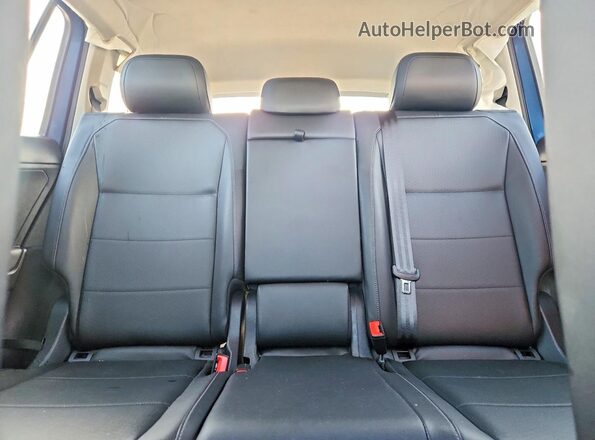 3VV3B7AX2JM162658 2018 VOLKSWAGEN TIGUAN Синий Вид задних сидений
