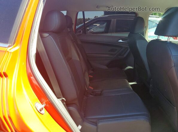 3VV3B7AX2JM213768 2018 VOLKSWAGEN TIGUAN Orange უკანა სავარძლების ხედი