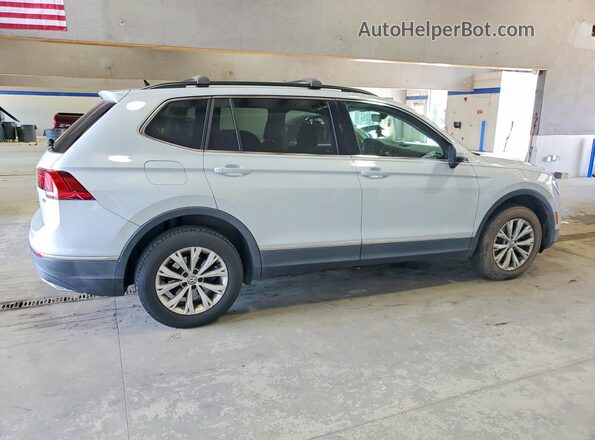 3VV3B7AX2JM214242 2018 VOLKSWAGEN TIGUAN Silver Tył prawy