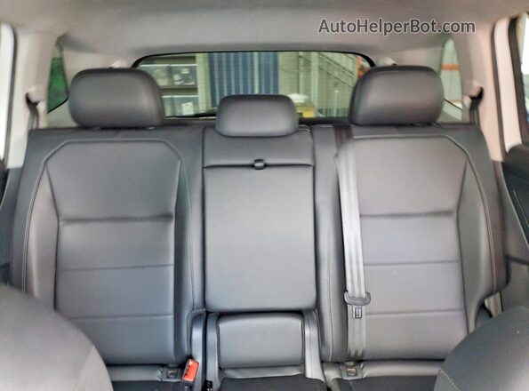 3VV3B7AX2KM042201 2019 VOLKSWAGEN TIGUAN White Vista de los asientos traseros